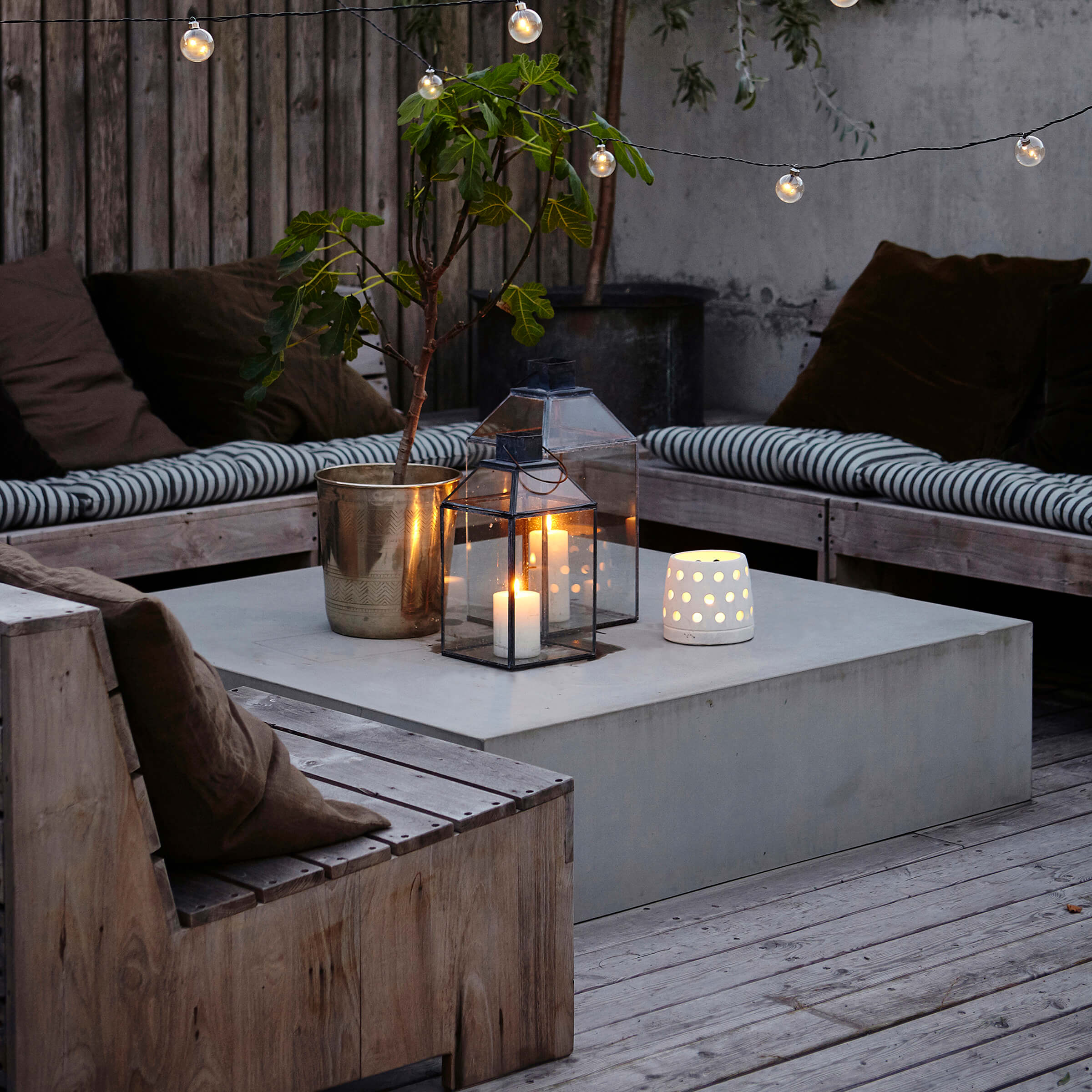 Outdoor furniture and accessories woo design